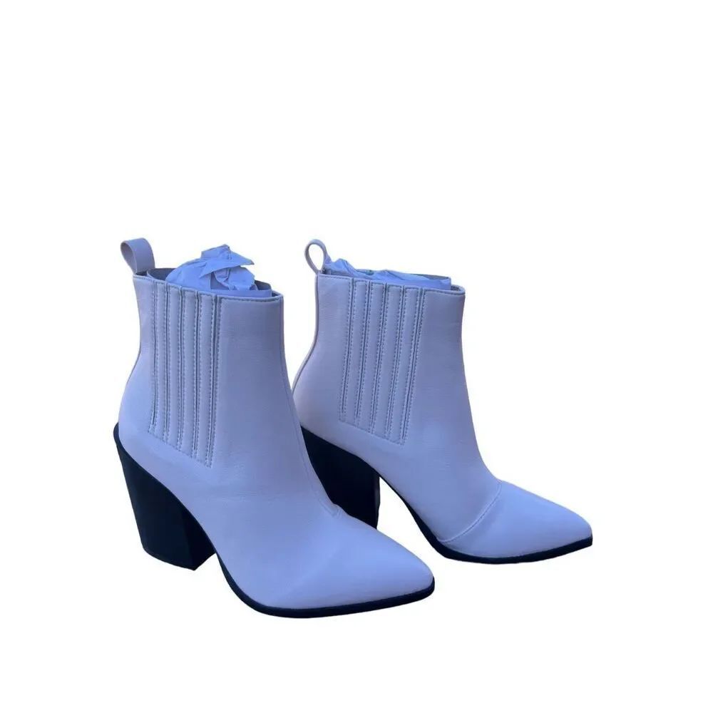 Nasty Gal Off White Pointed Toe Heeled Boots Sz 4 NWB